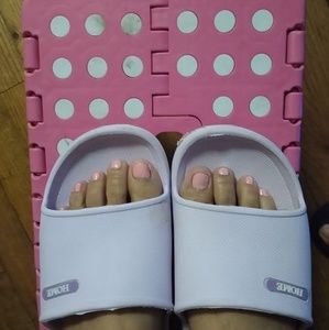 Meet your Posher, Aurora